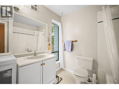 129 ROE Drive | Port Moody British Columbia | Slide Image Thirteen