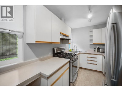 129 ROE Drive | Port Moody British Columbia | Slide Image Eight