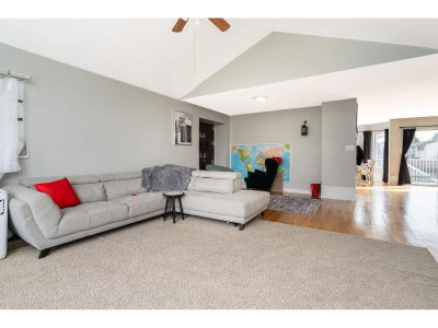 32958 HARWOOD Place | Abbotsford British Columbia | Slide Image Three