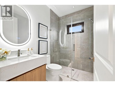 4432 CROWN Street | Vancouver British Columbia | Slide Image Twelve