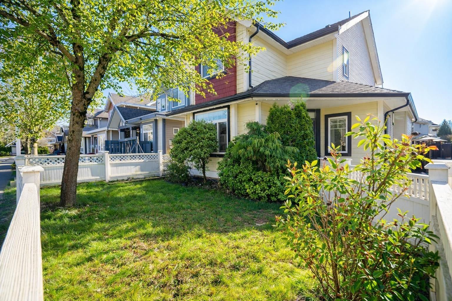 19914 73A Avenue, Langley, British Columbia V2Y 3J3