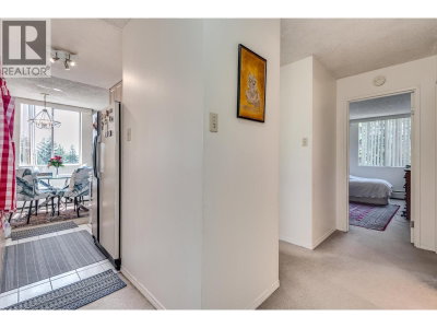 2016 FULLERTON Avenue | North Vancouver British Columbia | Slide Image Seventeen