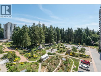2016 FULLERTON Avenue | North Vancouver British Columbia | Slide Image Thirty-two