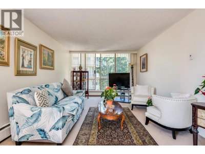 2016 FULLERTON Avenue | North Vancouver British Columbia | Slide Image Eight