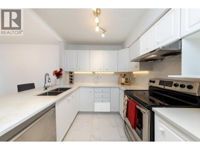 7520 18TH Street | Burnaby British Columbia | Slide Image Four