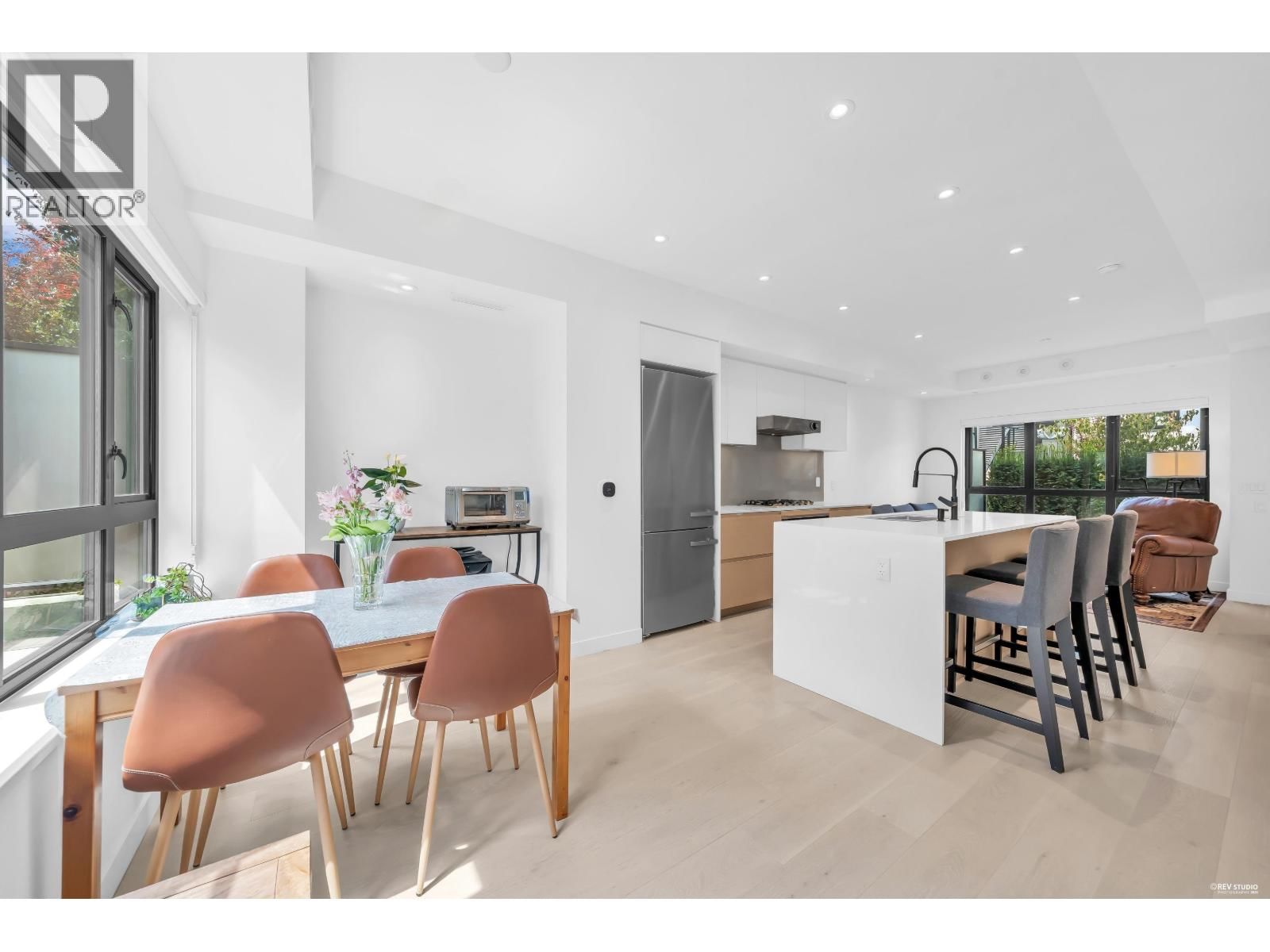 526 28TH Avenue, Vancouver, British Columbia V5Z 2H1