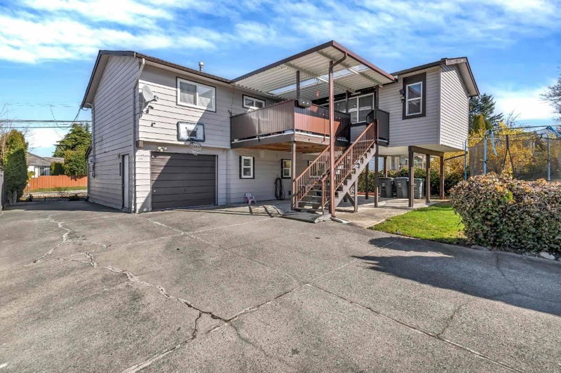 18240 64 Avenue Surrey British Columbia, V3S 8A7 - 4 Bedrooms Home For Sale