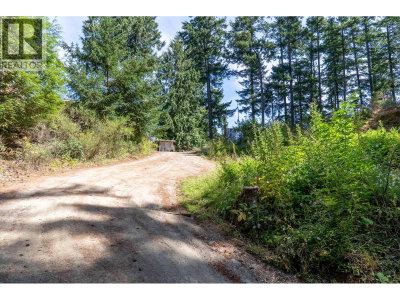 4622 SAILOR Road | Pender Island British Columbia | Slide Image Five