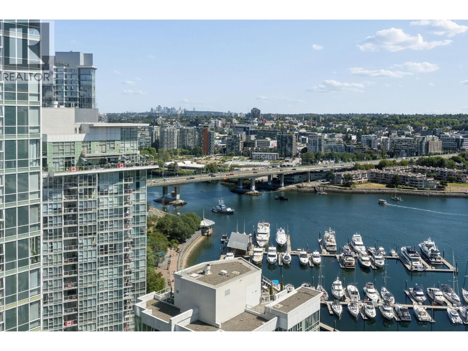 198 AQUARIUS Mews, Vancouver, British Columbia V6Z 2Y4