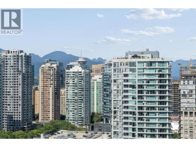 198 AQUARIUS Mews | Vancouver British Columbia | Slide Image Seventeen