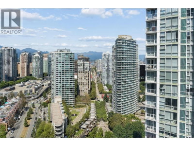 198 AQUARIUS Mews | Vancouver British Columbia | Slide Image Nineteen