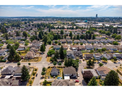 12488 92 Avenue | Surrey British Columbia | Slide Image Sixteen