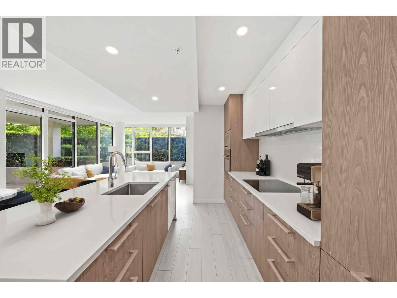 285 10TH Avenue, Vancouver, British Columbia V5T 0H6