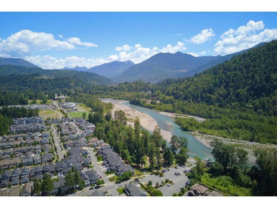 5545 PEACH Road | Chilliwack British Columbia | Slide Image Five