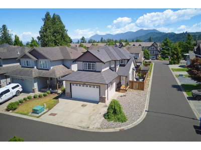 5545 PEACH Road | Chilliwack British Columbia | Slide Image Seven