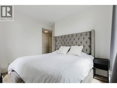 8850 UNIVERSITY Crescent | Burnaby British Columbia | Slide Image Thirteen