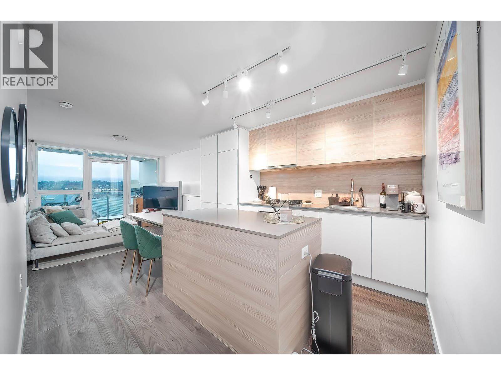 988 QUAYSIDE Drive, New Westminster, British Columbia V3M 0L5