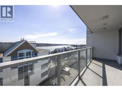 988 QUAYSIDE Drive | New Westminster British Columbia | Slide Image Sixteen
