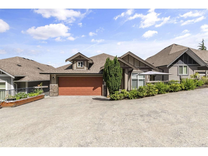 47278 SKYLINE Drive Chilliwack British Columbia, V2R 0R4 - 5 Bedrooms Home For Sale