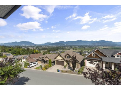 47278 SKYLINE Drive | Chilliwack British Columbia | Slide Image Two