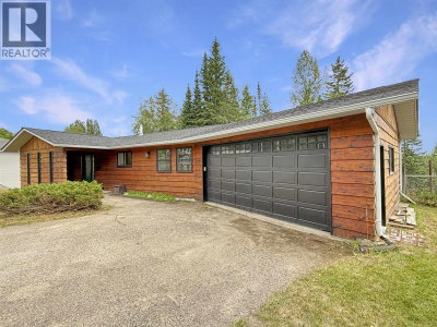 2555 WALLACE Place | Prince George British Columbia | Slide Image Six
