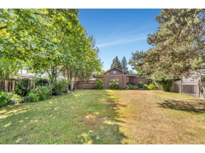 14246 102 Avenue | Surrey British Columbia | Slide Image Ten