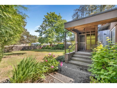 14246 102 Avenue | Surrey British Columbia | Slide Image Eight