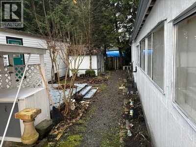 21163 LOUGHEED Highway | Maple Ridge British Columbia | Slide Image Three