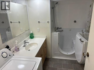 21163 LOUGHEED Highway | Maple Ridge British Columbia | Slide Image Nine