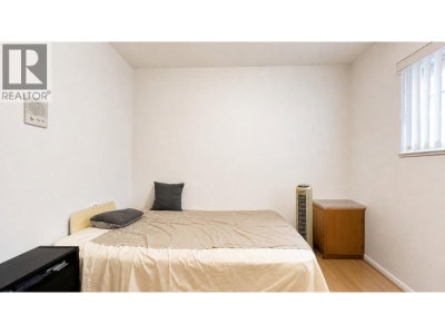 3211 QUEENS Avenue | Vancouver British Columbia | Slide Image Thirteen