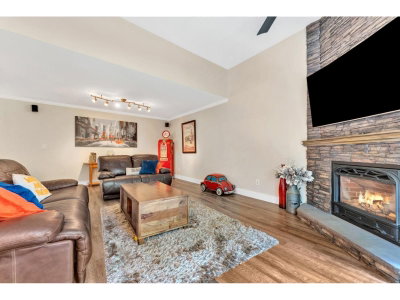 8257 121A Street | Surrey British Columbia | Slide Image Nine