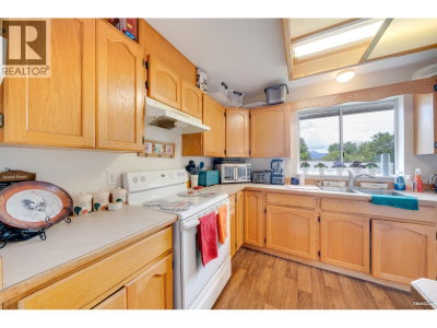12142 227 Street | Maple Ridge British Columbia | Slide Image Twelve