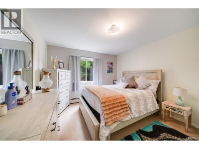 12142 227 Street | Maple Ridge British Columbia | Slide Image Nine