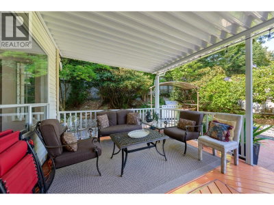 102 ASPENWOOD Drive | Port Moody British Columbia | Slide Image Eight