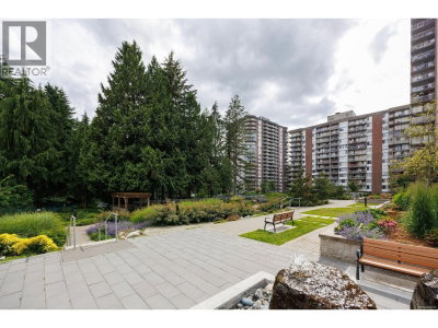 2012 FULLERTON Avenue | North Vancouver British Columbia | Slide Image One