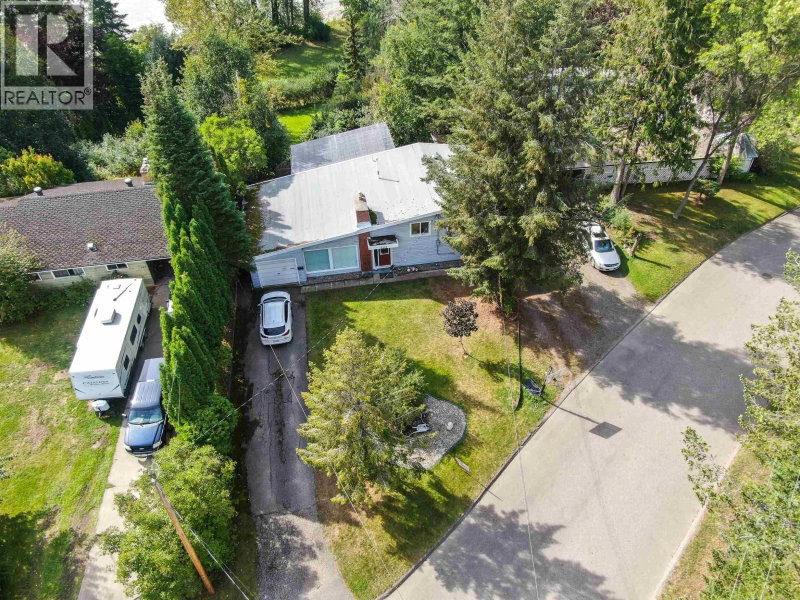 793 WALKEM Street Quesnel British Columbia, V2J 2J8 - 4 Bedrooms Waterfront Home For sale