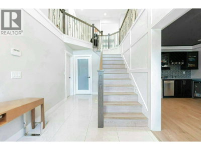 520 EWEN Avenue | New Westminster British Columbia | Slide Image Five