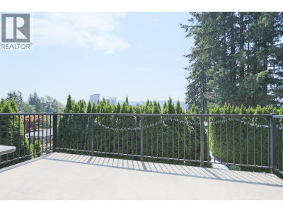 743 APPLEYARD Court | Port Moody British Columbia | Slide Image Twenty-five