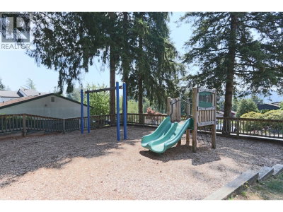 743 APPLEYARD Court | Port Moody British Columbia | Slide Image Thirty-four