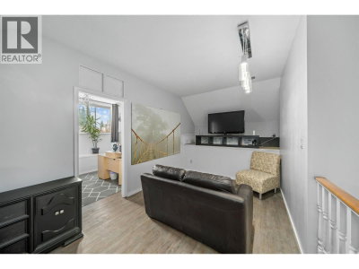 20240 121 Avenue | Maple Ridge British Columbia | Slide Image Seventeen