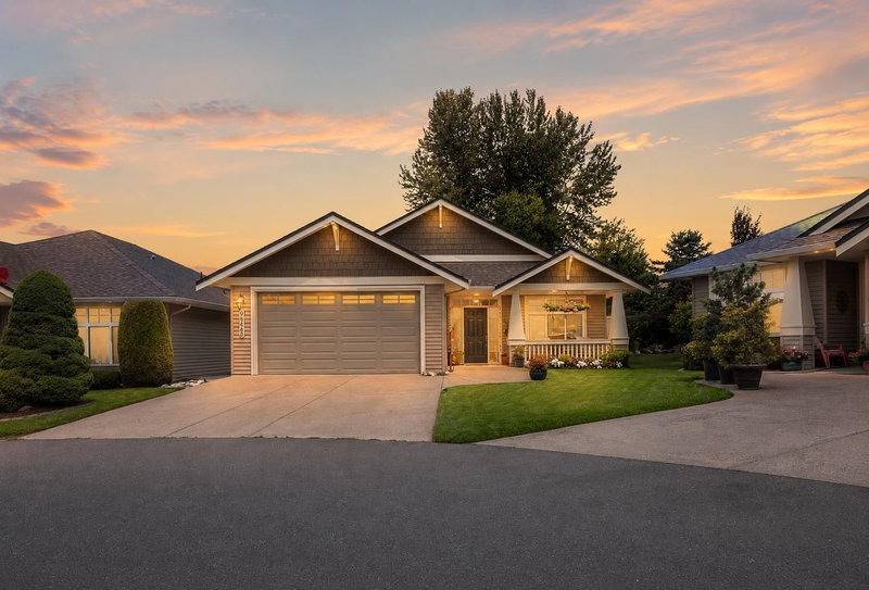 46449 STONEY CREEK Drive Chilliwack British Columbia, V2R 0B7 - 2 Bedrooms Home For Sale