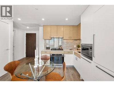 200 KLAHANIE Court | West Vancouver British Columbia | Slide Image Nine