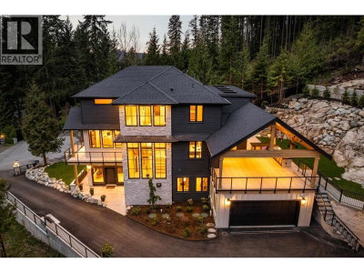 135 OAK Court | Anmore British Columbia | Slide Image Two