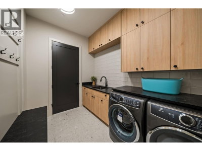 135 OAK Court | Anmore British Columbia | Slide Image Nine