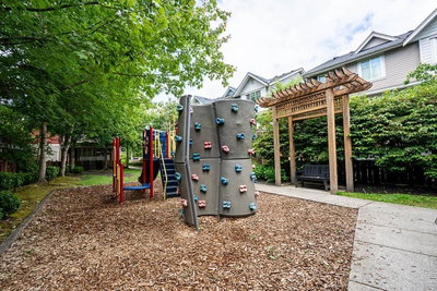 15399 GUILDFORD Drive | Surrey British Columbia | Slide Image Twenty-four