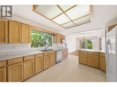 2677 FORTRESS Drive | Port Coquitlam British Columbia | Slide Image Thirteen