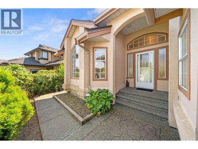 2677 FORTRESS Drive | Port Coquitlam British Columbia | Slide Image Three