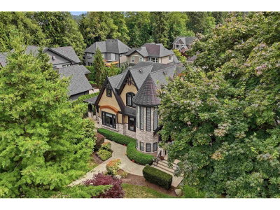17108 4 Avenue | Surrey British Columbia | Slide Image Three