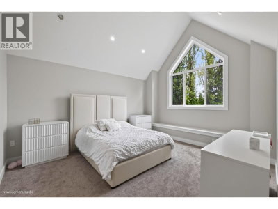 23376 124 Avenue | Maple Ridge British Columbia | Slide Image Nine