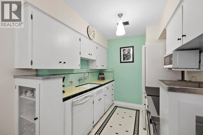 1565 BURNABY Street | Vancouver British Columbia | Slide Image Nine